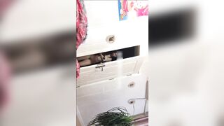 【高质露脸泄密】本是单纯的美少女却被老司机调教成小母狗，剃光阴毛满身淫字扮成小可爱