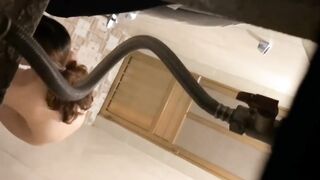 偷拍狼友，抓到绝逼被打死，辛苦你一人