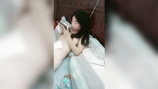 刚毕业小情侣，爱巢内浓情蜜意啪啪，粉嫩多汁鲍鱼，苗条少女，观赏价值高