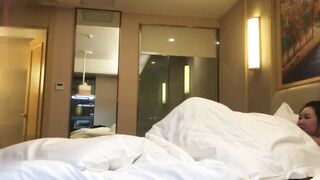 【已婚健身女教练】为了业绩 主动献出身体！不仅遭到学员狂操 还被偷拍下做爱全过程！