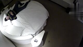 难得的酒店偷拍到的群P