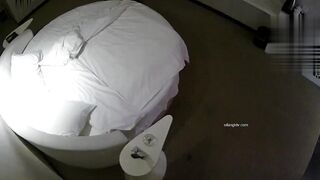 难得的酒店偷拍到的群P