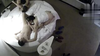 难得的酒店偷拍到的群P