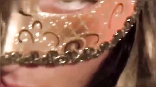 [人兽性交]美女被狗舔爽了直接接干了起来！