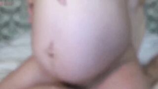 双飞孕妇两个大肚子人妻 大鸡吧轮流无套输出内射