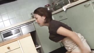 【AVGP_127】乱伦母子交换_我会让我妈妈抱我，所以让我操你妈妈。_北原夏美