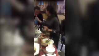 同学聚会现场开胸罩比奶大小