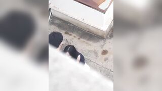 情侣天台激情啪啪被我这老六全程偷拍现场上演AV情节